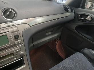 Ford S-Max S-Max (GBW) MPV 2.5 Turbo 20V (HUWA) [162kW]  (05-2006/03-2010) picture 17