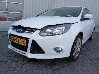 Auto incidentate Ford Focus Focus 3 Wagon Combi 1.0 Ti-VCT EcoBoost 12V 125 (M1DA(Euro 5)) [92kW] =
 (02-2012/05-2018) 2013/2