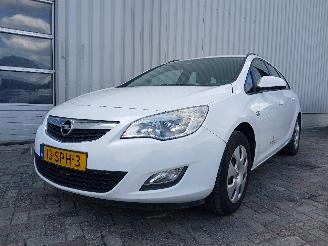 krockskadad bil auto Opel Astra Astra J Sports Tourer (PD8/PE8/PF8) Combi 1.7 CDTi 16V (A17DTR(Euro 5)=
) [81kW]  (10-2010/10-2015) 2011/11