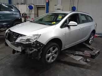  Opel Astra Astra J Sports Tourer (PD8/PE8/PF8) Combi 1.4 Turbo 16V (A14NET(Euro 5=
)) [88kW]  (10-2010/04-2016) 2011