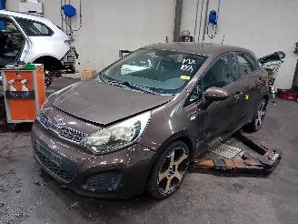  Kia Rio Rio III (UB) Hatchback 1.4 CVVT 16V (G4FA) [80kW]  (09-2011/12-2017) 2011