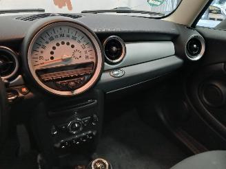 Mini Mini Mini (R56) Hatchback 1.6 16V One (N16-B16A) [55kW]  (03-2010/11-2013) picture 16