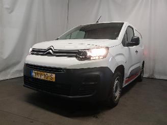 Voiture accidenté Citroën Berlingo Berlingo Van 1.5 BlueHDi 75 (DV5RE(YHW)) [55kW]  (06-2018/...) 2021/6