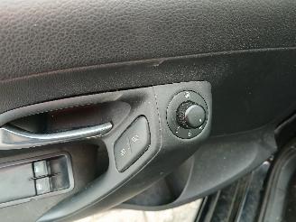 Volkswagen Polo Polo V (6R) Hatchback 1.2 TDI 12V BlueMotion (CFWA(Euro 5)) [55kW]  (1=
0-2009/05-2014) picture 12