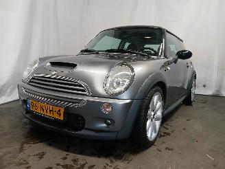 Damaged car Mini Mini Mini Cooper S (R53) Hatchback 1.6 16V (W11-B16A) [120kW]  (03-2002/09-=
2006) 2003/11