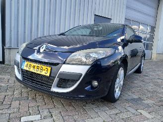 Voiture accidenté Renault Mégane Megane III Coupe (DZ) Hatchback 3-drs 1.4 16V TCe 130 (H4J-700(H4J-A7)=
) [96kW]  (04-2009/02-2016) 2009/10