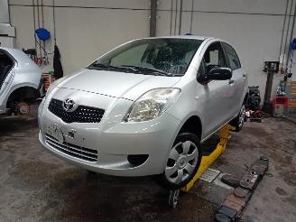 Vrakbiler auto Toyota Yaris Yaris II (P9) Hatchback 1.3 16V VVT-i (2SZFE) [64kW]  (08-2005/11-2010=
) 2008/12