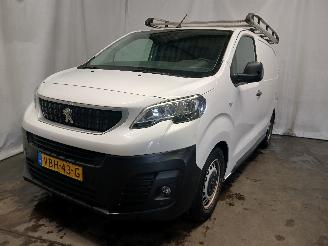 krockskadad bil auto Peugeot Expert Expert (V1/VA/VB/VE/VF/VT/VY) Van 1.6 Blue HDi 115 (DV6FCU(BHX)) [85kW=
]  (04-2016/...) 2019/9