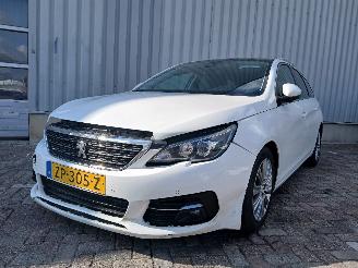 damaged passenger cars Peugeot 308 308 SW (L4/L9/LC/LJ/LR) Combi 5-drs 1.5 BlueHDi 130 (DV5RC(YHZ)) [96kW=
]  (06-2017/12-2021) 2019/7