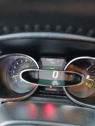 Renault Clio Clio IV Estate/Grandtour (7R) Combi 5-drs 0.9 Energy TCE 90 12V (H4B-4=
00(H4B-A4)) [66kW]  (01-2013/08-2021) picture 2