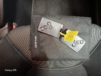 Renault Clio Clio IV Estate/Grandtour (7R) Combi 5-drs 0.9 Energy TCE 90 12V (H4B-4=
00(H4B-A4)) [66kW]  (01-2013/08-2021) picture 19