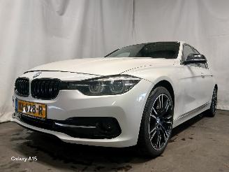 Voiture accidenté BMW 3-serie 3 serie (F30) Sedan 320d 2.0 16V (B47-D20A) [140kW]  (07-2015/10-2018)= 2016/1