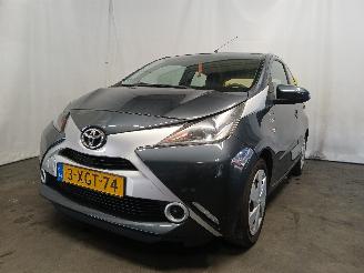 škoda osobní automobily Toyota Aygo Aygo (B40) Hatchback 1.0 12V VVT-i (1KR-FE) [51kW]  (05-2014/06-2018) 2014/8