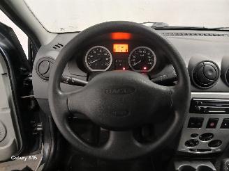 Dacia Logan Logan MCV (KS) Combi 1.6 16V (K4M-696(K4M-H6)) [77kW]  (02-2007/05-201=
3) picture 13