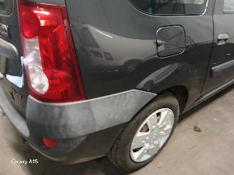 Dacia Logan Logan MCV (KS) Combi 1.6 16V (K4M-696(K4M-H6)) [77kW]  (02-2007/05-201=
3) picture 16