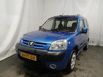 Unfallwagen Peugeot Partner Partner Combispace MPV 1.6 16V (TU5JP4(NFU)) [80kW]  (07-2001/03-2008)= 2004/11
