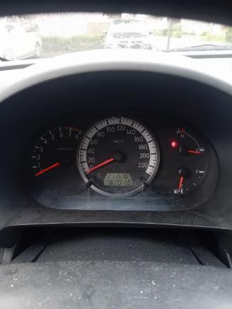 Mazda 5 5 (CR19) MPV 1.8i 16V (L823) [85kW]  (02-2005/05-2010) picture 2
