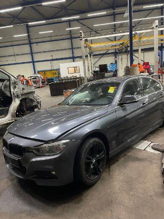 Vrakbiler auto BMW 3-serie 3 serie (F30) Sedan 330e (B48-B20A) [185kW]  (11-2015/10-2018) 2016/5