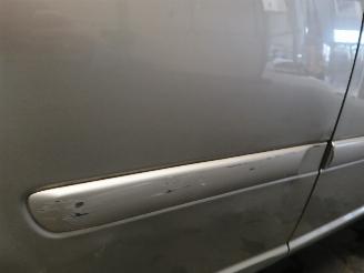 Nissan X-Trail X-Trail (T30) SUV 2.0 16V 4x4 (QR20DE) [103kW]  (07-2001/01-2013) picture 21