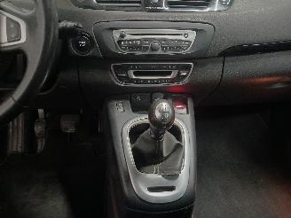 Renault Scenic Grand Scénic III (JZ) MPV 1.6 dCi (R9M-402(R9M-A4)) [96kW]  (04-2011=
/12-2016) picture 17