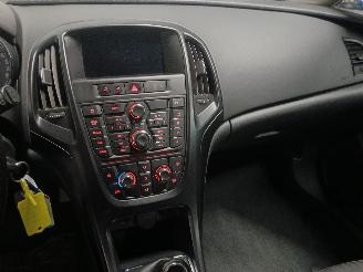 Opel Astra Astra J Sports Tourer (PD8/PE8/PF8) Combi 1.4 Turbo 16V (A14NEL(Euro 5=
)) [88kW]  (10-2010/10-2015) picture 16