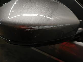 Land Rover Discovery Discovery Sport (LC) Terreinwagen 2.0 Si4 16V (204PT(GTDI)) [177kW]  (=
11-2014/...) picture 32