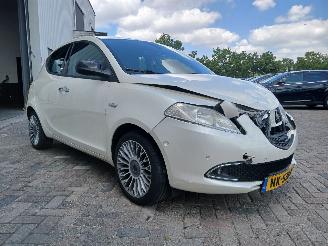 Lancia Ypsilon Ypsilon (312) Hatchback 0.9 TwinAir 85 (312.A.2000(Euro 5)) [63kW]  (0=
5-2011/...) picture 7