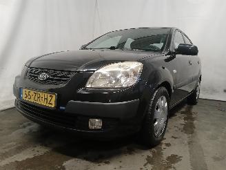 skadebil auto Kia Rio Rio II (DE) Hatchback 1.4 16V (G4EE) [71kW]  (03-2005/12-2011) 2008/4