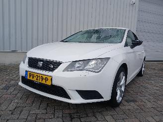 krockskadad bil auto Seat Leon Leon (5FB) Hatchback 5-drs 1.6 TDI 16V (CLHB(Euro 5)) [66kW]  (11-2012=
/08-2018) 2014/5