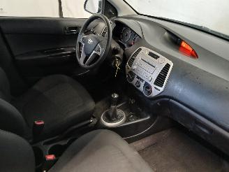 Hyundai I-20 i20 Hatchback 1.2i 16V (G4LA) [57kW]  (09-2008/12-2012) picture 9