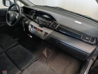 Honda Fr-v FR-V (BE) MPV 1.7 16V (D17A2) [92kW]  (02-2005/12-2006) picture 8