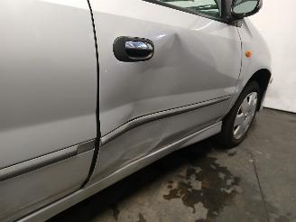 Nissan Almera Almera Tino (V10M) MPV 1.8 16V (QG18DE) [85kW]  (12-2002/02-2006) picture 22