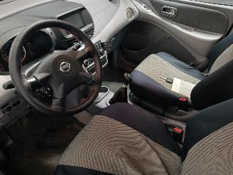 Nissan Almera Almera Tino (V10M) MPV 1.8 16V (QG18DE) [85kW]  (12-2002/02-2006) picture 12