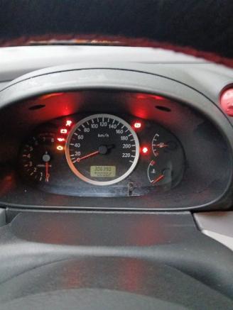 Nissan Almera Almera Tino (V10M) MPV 1.8 16V (QG18DE) [85kW]  (12-2002/02-2006) picture 2