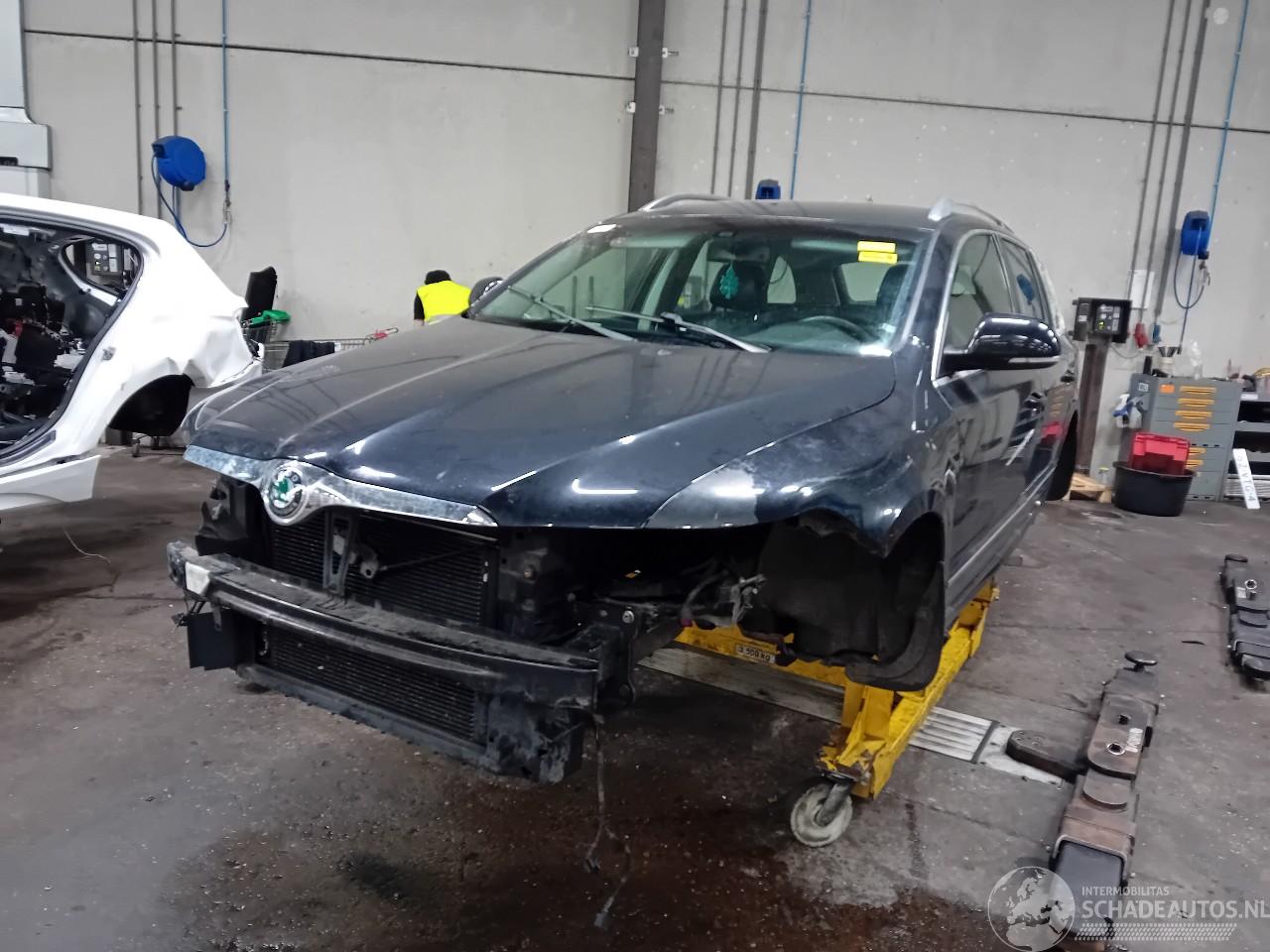 Skoda Superb Superb Combi (3TAC/TAF) Combi 2.0 TDI 16V (CFFB) [103kW]  (10-2009/05-=
2015)