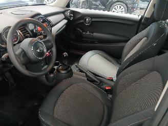 Mini Mini Mini (F56) Hatchback 3-drs 1.5 12V One D (B37C15A) [70kW]  (03-2014/..=
=2E) picture 14