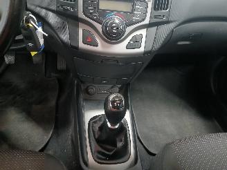 Hyundai I-30 i30 (FD) Hatchback 1.6 CVVT 16V (G4FC-G) [93kW]  (02-2008/11-2011) picture 17