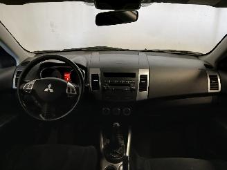 Mitsubishi Outlander Outlander (CW) SUV 2.4 16V Mivec 4x2 (4B12) [125kW]  (11-2006/11-2012)= picture 13