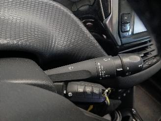 Peugeot 2008 2008 (CU) MPV 1.2 12V e-THP PureTech 110 (EB2DT(HNZ)) [81kW]  (01-2015=
/12-2019) picture 16