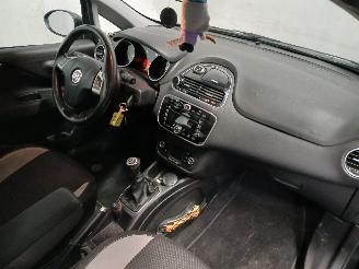 Fiat Punto Punto III (199) Hatchback 0.9 TwinAir (312.A.2000) [63kW]  (03-2012/..=
=2E) picture 8