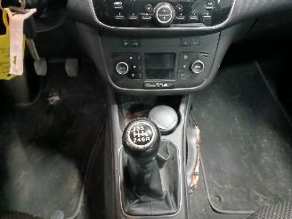 Fiat Punto Punto III (199) Hatchback 0.9 TwinAir (312.A.2000) [63kW]  (03-2012/..=
=2E) picture 18