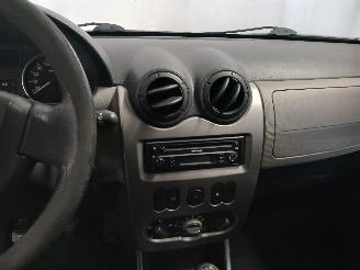 Dacia Sandero Sandero I (BS) Hatchback 1.2 16V (D4F-732(D4F-F7)) [55kW]  (11-2008/12=
-2012) picture 18
