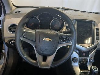 Chevrolet Cruze Cruze (300) Sedan 1.8 16V VVT (F18D4(Euro 5)) [104kW]  (05-2009/12-201=
5) picture 13