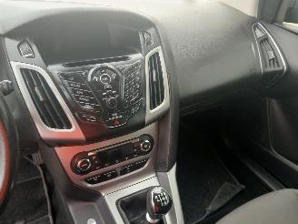 Ford Focus Focus 3 Wagon Combi 1.0 Ti-VCT EcoBoost 12V 125 (M1DA(Euro 5)) [92kW] =
 (02-2012/05-2018) picture 16