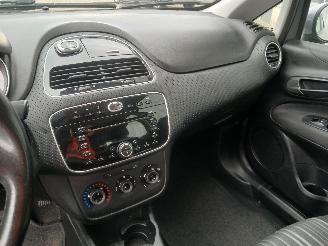 Fiat Punto Grande Punto (199) Hatchback 1.3 JTD Multijet 16V VGT (199.B.4000(Euro=
 5)) [62kW]  (04-2010/...) picture 14