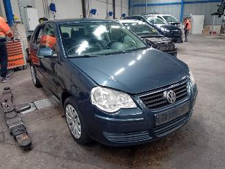 Volkswagen Polo Polo IV (9N1/2/3) Hatchback 1.4 16V (BUD) [59kW]  (05-2006/11-2009) picture 2