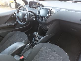 Peugeot 208 208 I (CA/CC/CK/CL) Hatchback 1.2 Vti 12V PureTech 82 (EB2F(HMZ)) [60k=
W]  (03-2012/12-2019) picture 10