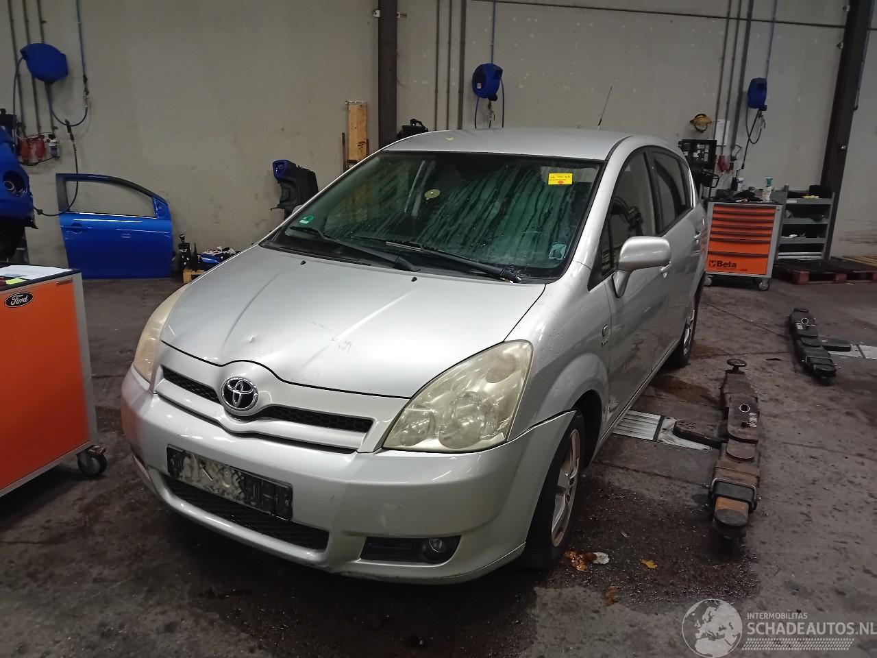 Toyota Corolla Corolla Verso (R10/11) MPV 1.8 16V VVT-i (1ZZFE) [95kW]  (04-2004/03-2=
009)