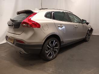 Volvo V-40 V40 Cross Country (MZ) Hatchback 5-drs 1.5 T3 16V Geartronic (B4154T4(=
Euro 6b)) [112kW]  (04-2015/08-2019) picture 6