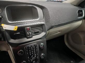 Volvo V-40 V40 (MV) Hatchback 5-drs 1.6 D2 (D4162T) [84kW]  (03-2012/12-2016) picture 16